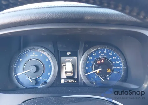 2016 Toyota Sienna Xle 8 Passenger z USA, uszkodzony, nr VIN 5TDYK3DC8GS727896